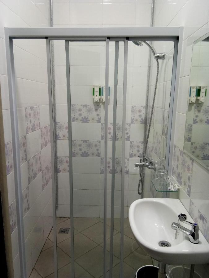 Clean & Comfort Homestay Ambon Eksteriør billede
